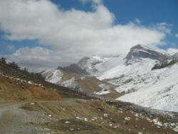 frische "gezuckerte" Berge im Atlas