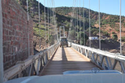 Hängebrücke über den Fluss am Bin el Ouidane